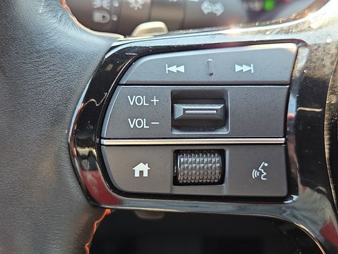 Used 2025 Honda Pilot TrailSport image 21