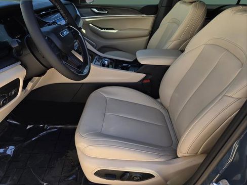 New 2026 Jeep Grand Cherokee Limited RWD image 18