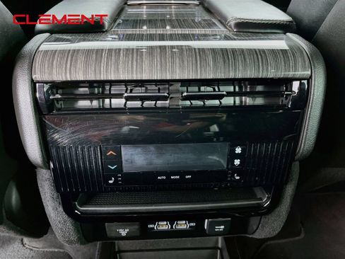 Used 2022 Jeep Wagoneer Series III w/ Convenience Group I AWD/4WD image 34
