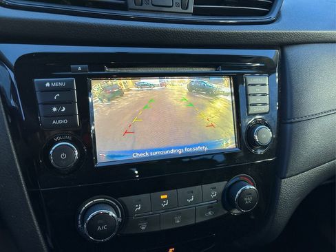 Used 2018 Nissan Rogue S image 26