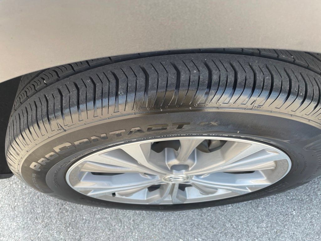 Used 2023 Buick Envision Preferred FWD image 31