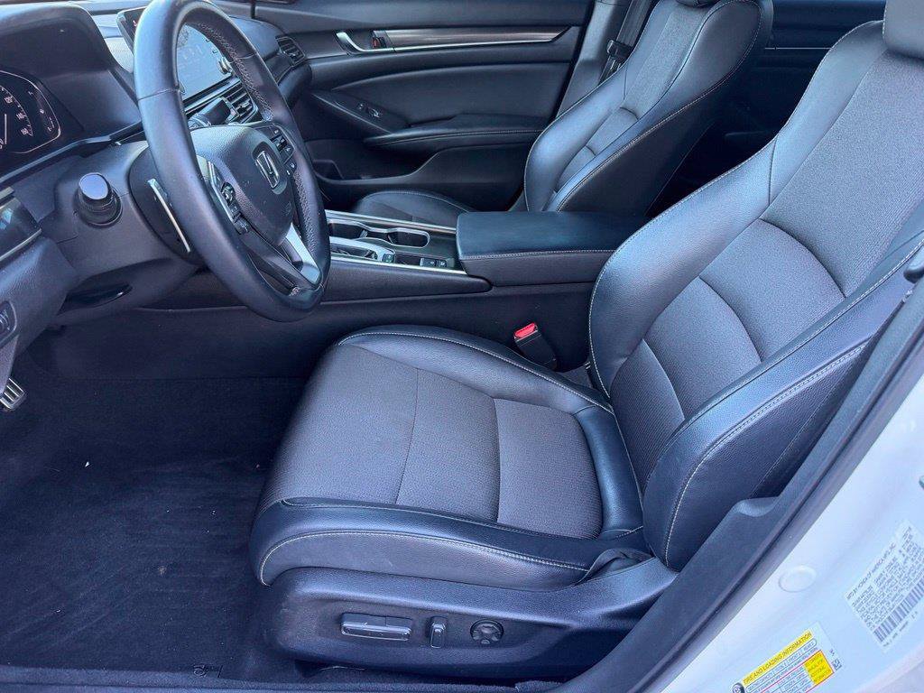 Used 2018 Honda Accord Sport image 9