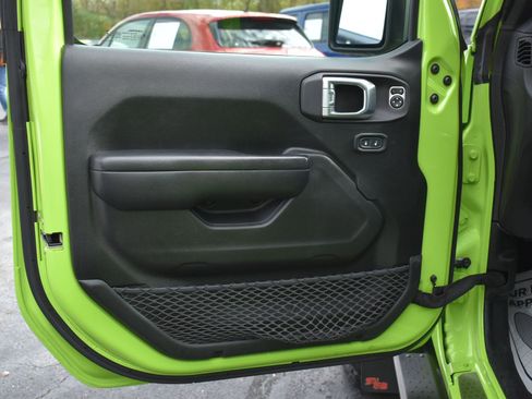 Used 2021 Jeep Wrangler Unlimited Rubicon w/ Dual Top Group image 11