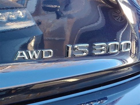 Used 2017 Lexus IS 300 AWD image 31