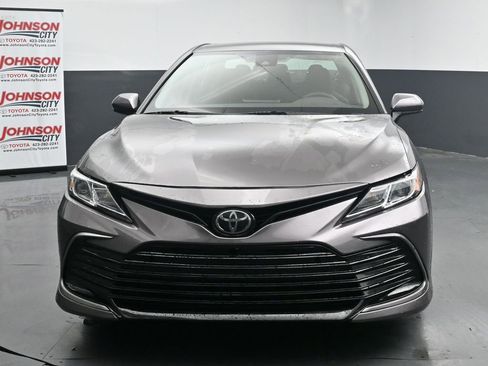 Used 2023 Toyota Camry LE image 3