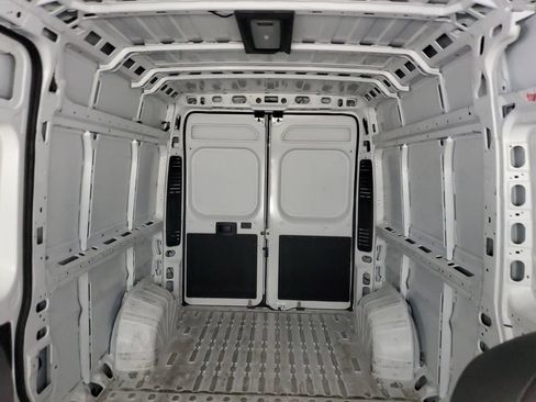 Used 2025 RAM ProMaster 2500 w/ Convenience Group FWD image 17