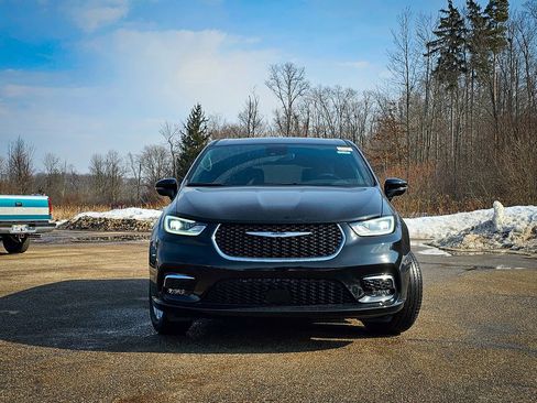 New 2026 Chrysler Pacifica Select image 8