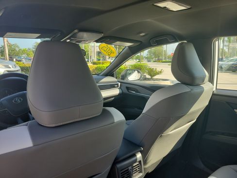 Certified 2025 Toyota Camry SE FWD image 15