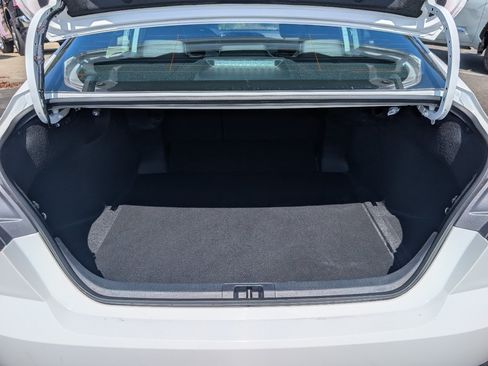 Used 2025 Toyota Camry SE FWD image 9