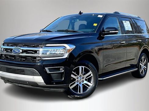 Used 2023 Ford Expedition Limited image 3