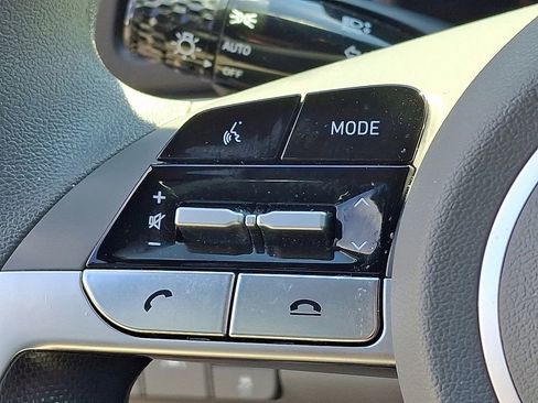 Used 2023 Hyundai Elantra SEL image 21