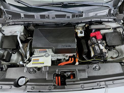 Used 2019 Nissan Leaf SV Plus w/ SV Plus Technology Package image 31