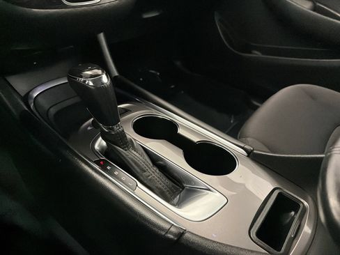 Used 2018 Chevrolet Malibu LT FWD image 21