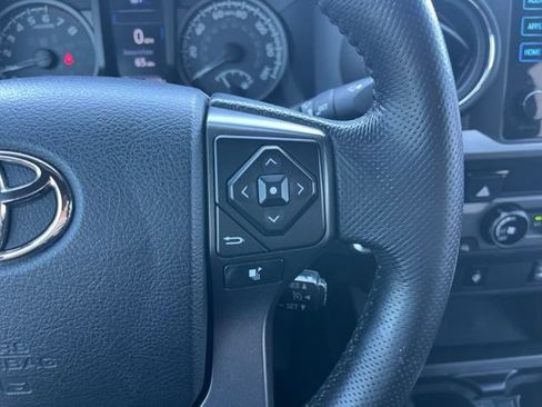 Used 2016 Toyota Tacoma TRD Off-Road w/ Towing Package AWD/4WD image 17