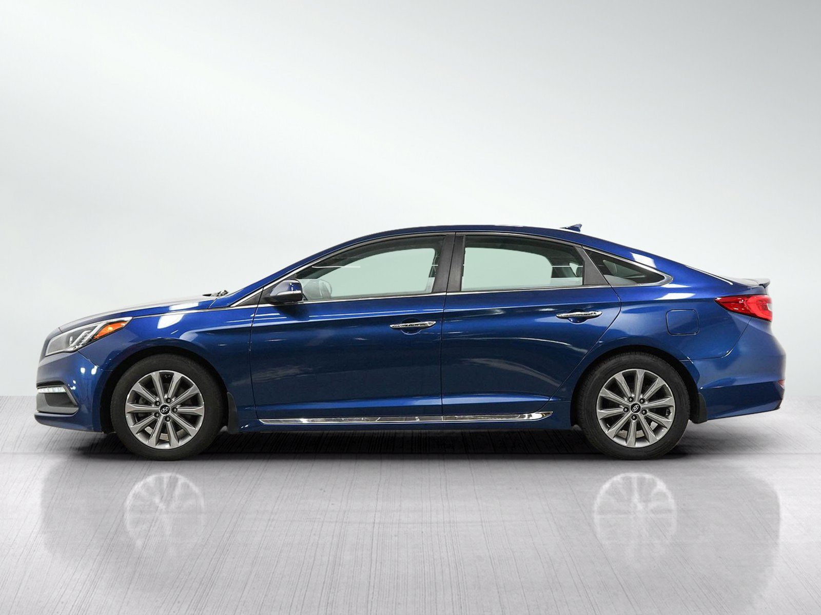 Used 2017 Hyundai Sonata Limited FWD image 2