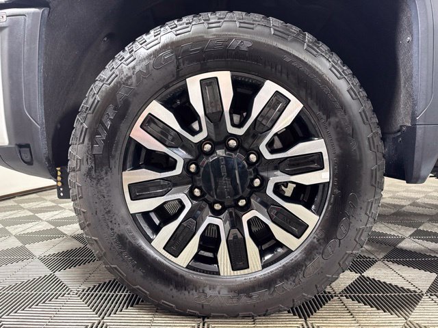 Used 2025 GMC Sierra 3500 Denali Ultimate AWD/4WD image 10