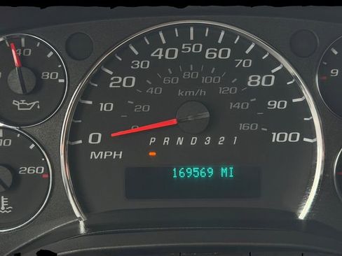 Used 2008 Chevrolet Express 2500 image 18