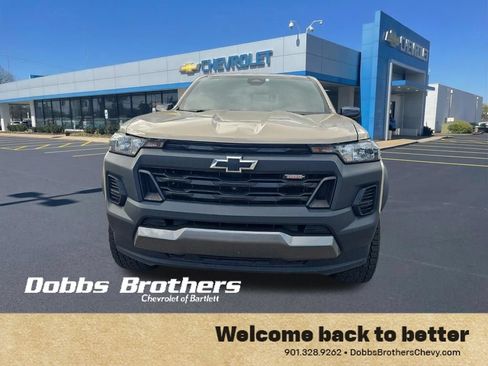 Used 2023 Chevrolet Colorado Trail Boss w/ Technology Package AWD/4WD image 3