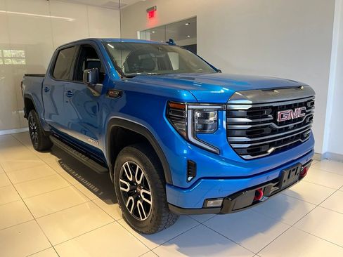 Used 2024 GMC Sierra 1500 AT4 w/ Technology Package AWD/4WD image 11
