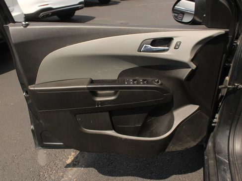 Used 2020 Chevrolet Sonic LT FWD image 14