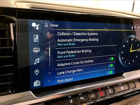 Used 2024 Chevrolet Silverado 2500 LTZ w/ LTZ Convenience Package image 36