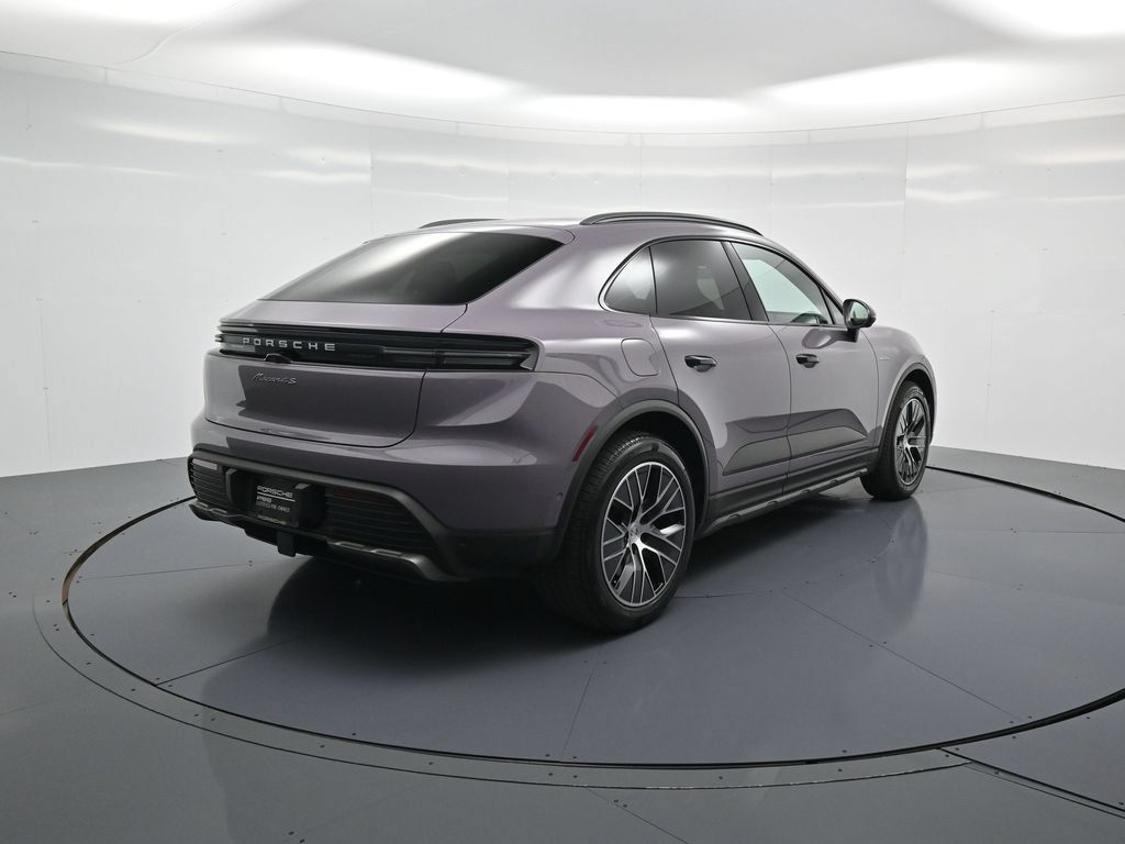 Certified 2025 Porsche Macan 4S Electric AWD/4WD image 27