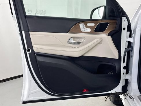 Used 2023 Mercedes-Benz GLE 450 4MATIC w/ AMG Line Exterior image 23