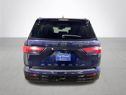 Used 2024 Toyota Sequoia Platinum AWD/4WD image 7
