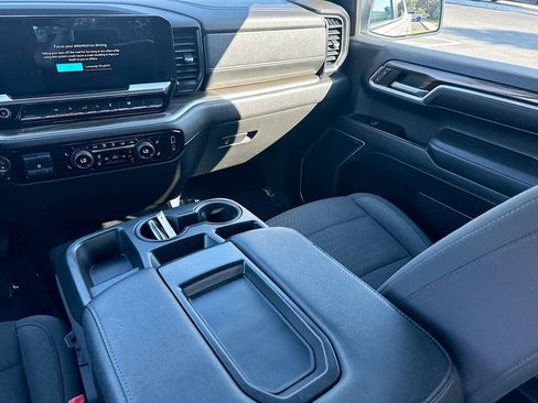 Used 2022 Chevrolet Silverado 1500 LT image 23