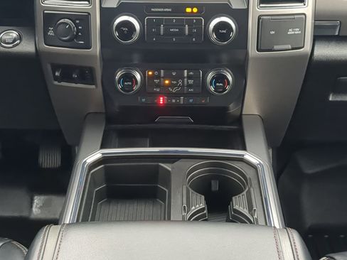 Used 2019 Ford F250 Platinum w/ Platinum Ultimate Package image 17