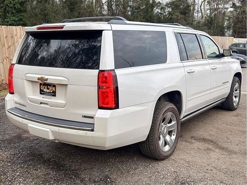 Used 2017 Chevrolet Suburban Premier AWD/4WD image 12