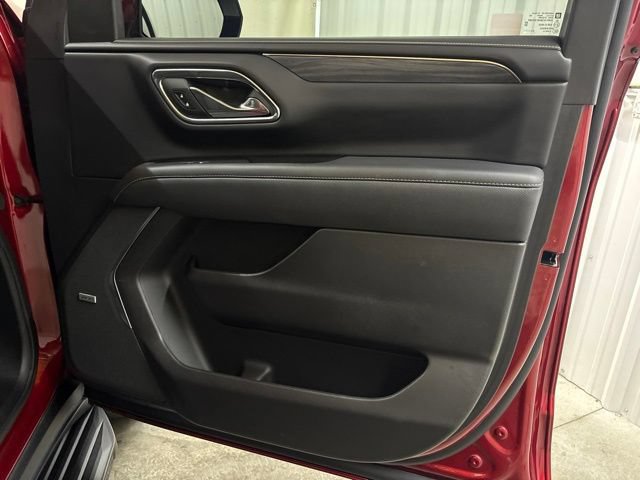 Used 2023 GMC Yukon SLT w/ SLT Premium Package AWD/4WD image 34