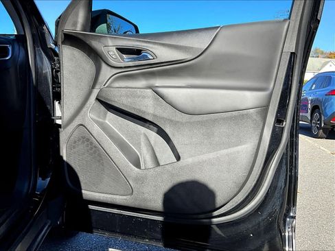 Used 2022 Chevrolet Equinox LT image 12