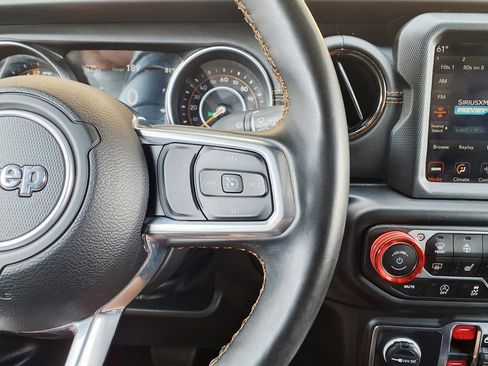 Used 2022 Jeep Gladiator Overland AWD/4WD image 16