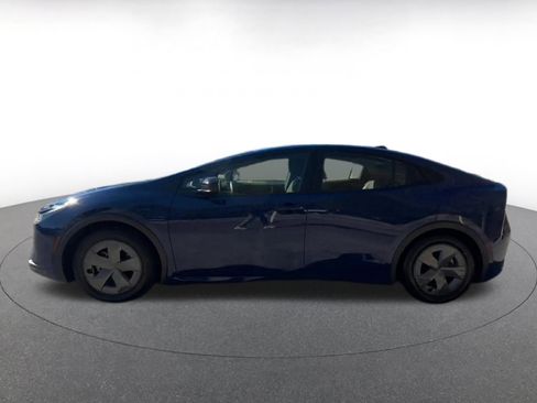 Used 2025 Toyota Prius LE image 9