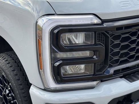 Used 2025 Ford F250 XLT w/ Black Appearance Package image 8