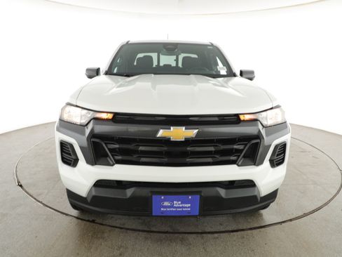 Used 2026 Chevrolet Colorado LT RWD image 2