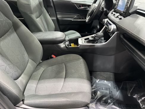 Certified 2022 Toyota RAV4 XLE image 19