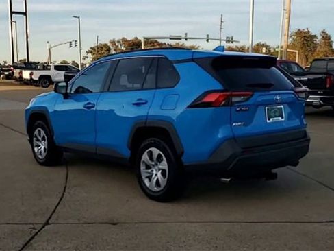 Used 2019 Toyota RAV4 LE image 7
