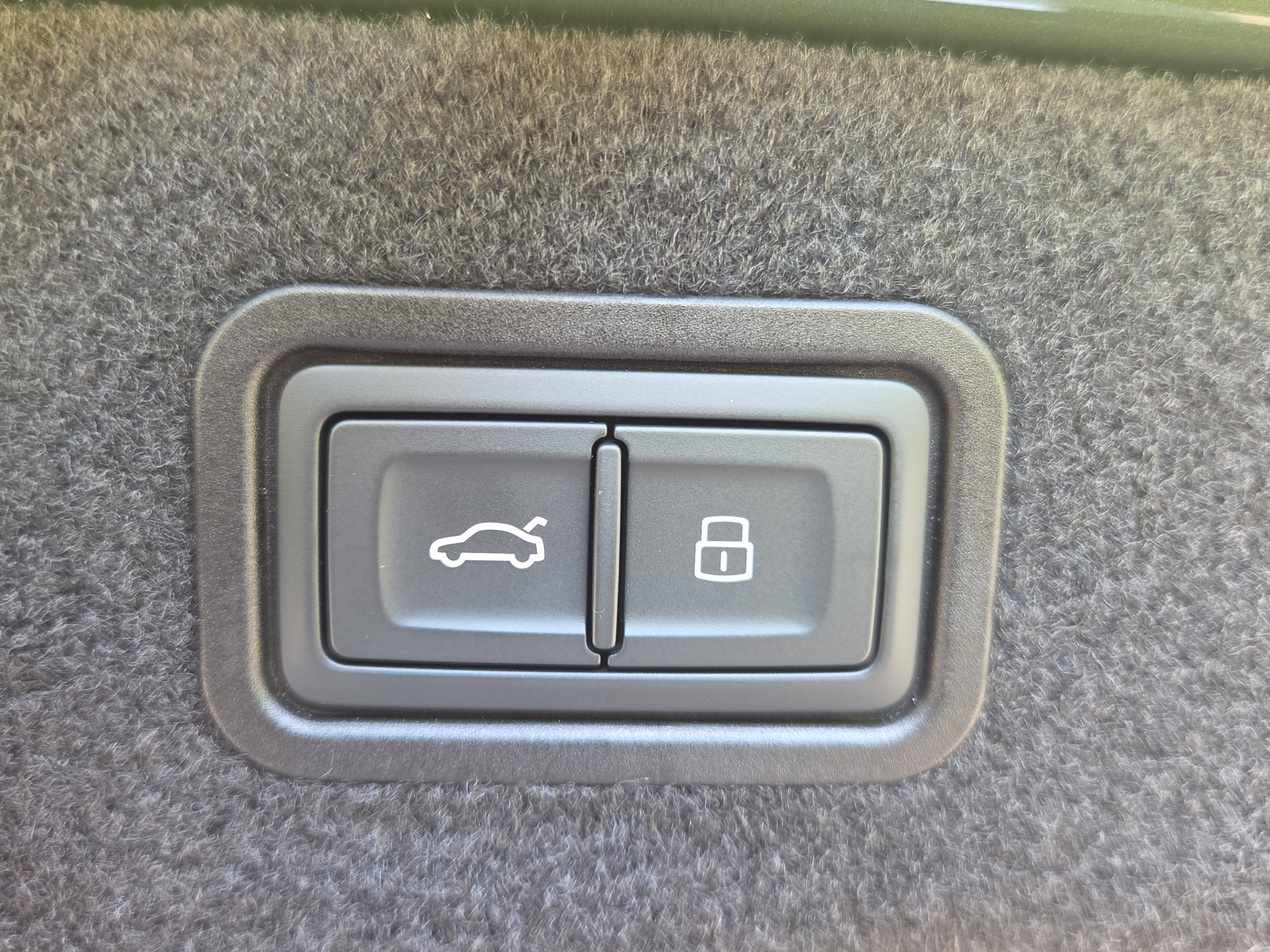 Used 2024 Audi A8 L 3.0T AWD/4WD image 14
