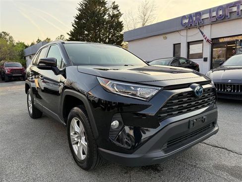 Used 2021 Toyota RAV4 XLE image 4