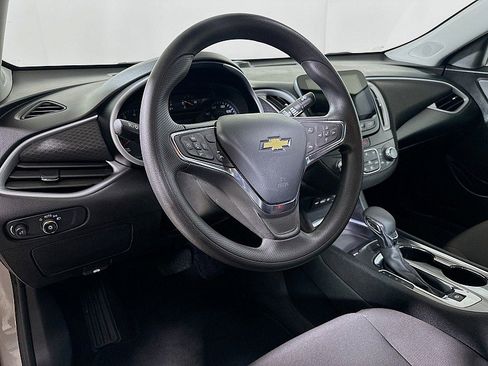 Used 2023 Chevrolet Malibu LT image 9