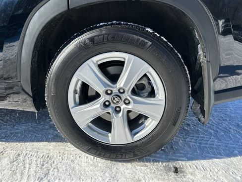 Certified 2024 Toyota Highlander LE image 15