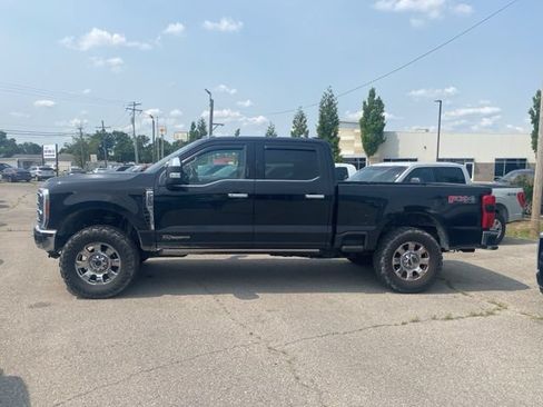 Used 2023 Ford F250 Lariat w/ Lariat Ultimate Package AWD/4WD image 3