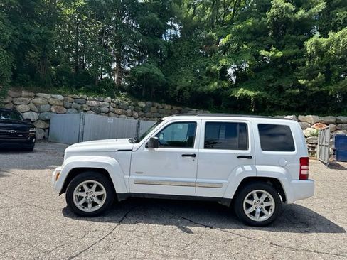 Used 2012 Jeep Liberty Sport AWD/4WD image 2