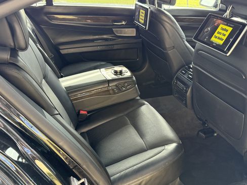 Used 2014 BMW 750Li image 28