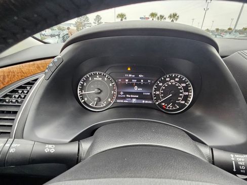 Used 2022 Nissan Armada SL w/ Captain's Chairs Package image 21