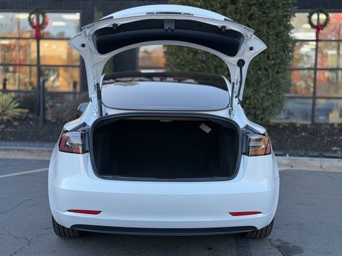 Used 2023 Tesla Model 3 Standard Range image 15