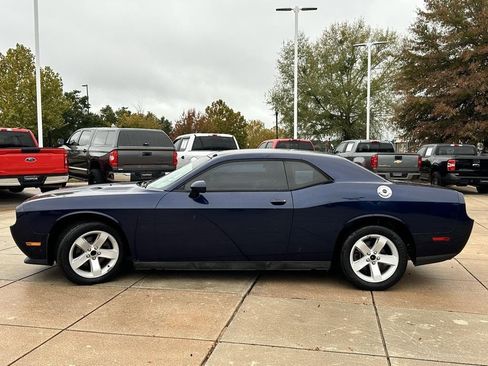 Used 2013 Dodge Challenger SXT image 23