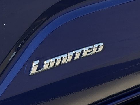 Used 2025 Toyota Tacoma Limited AWD/4WD image 10